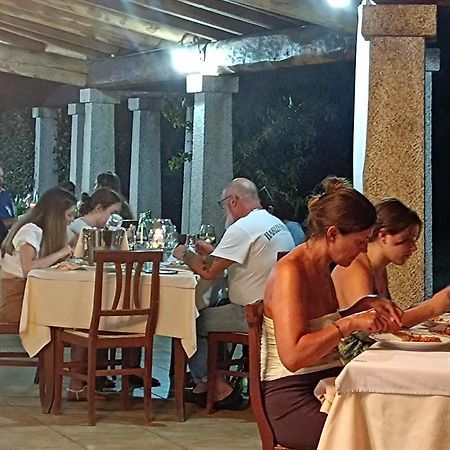 Hotel Lu Baroni Будоні Екстер'єр фото