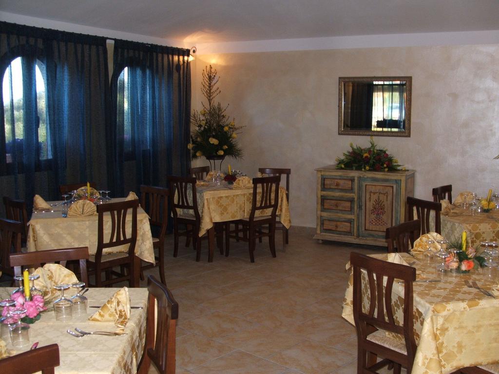 Hotel Lu Baroni Будоні Екстер'єр фото