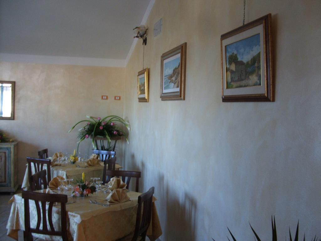 Hotel Lu Baroni Будоні Екстер'єр фото
