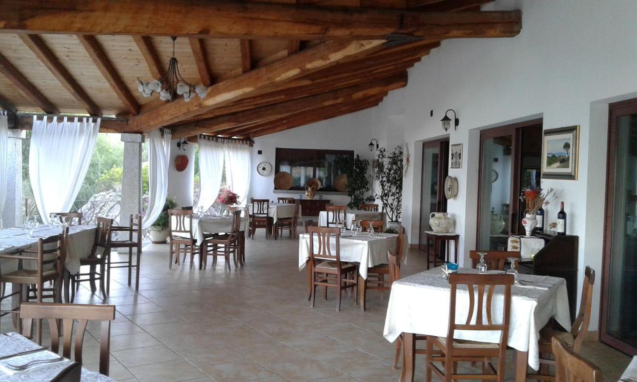 Hotel Lu Baroni Будоні Екстер'єр фото